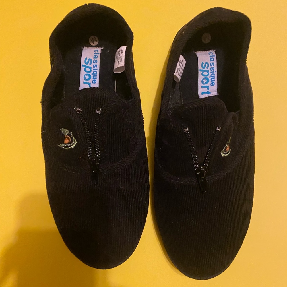 Classique Sport black corduroy womens slippers US 9